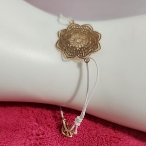 Elegant Gold Tone Flower Adjustable Bracelet